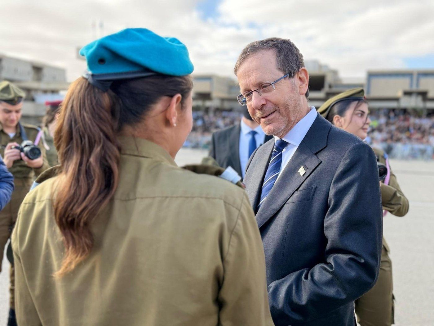 הנשיא הרצוג בטקס סיום קורס קצינים