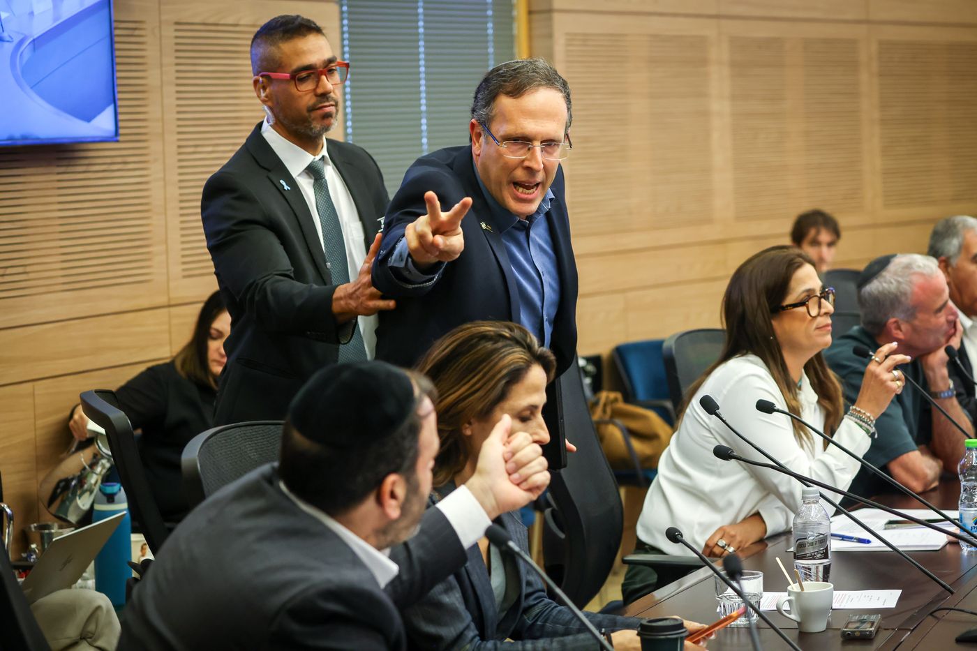 סוער בוועדת הכנסת