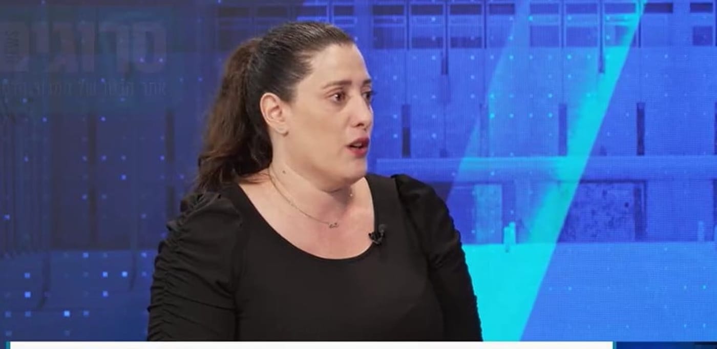 מורן שמואלוף היא הקוראת בקלפי