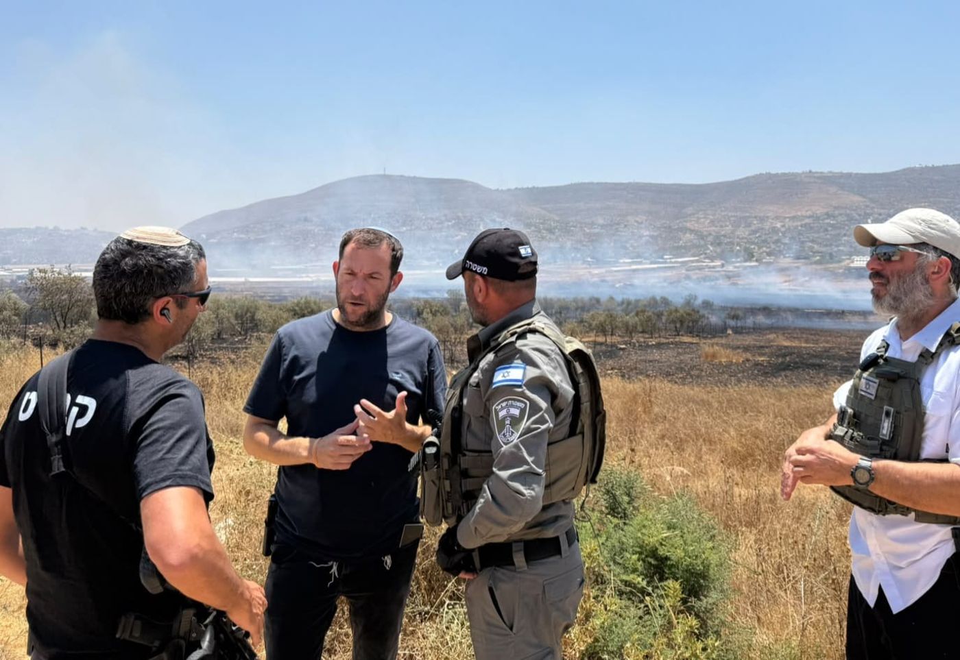 יוסי דגן בזירת הפיגוע