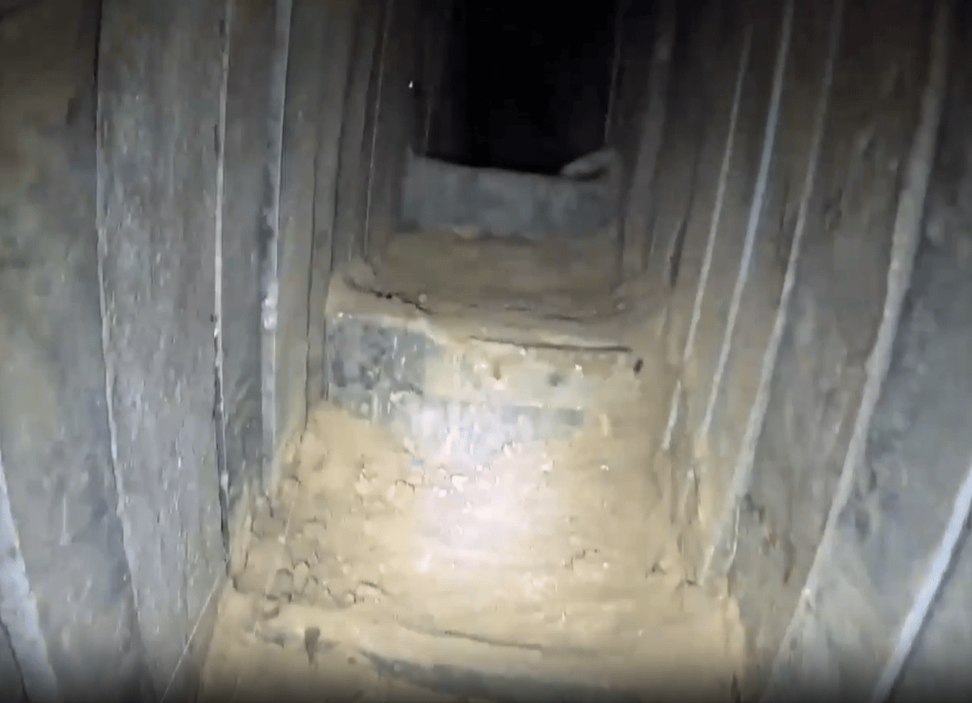 פיצוץ אדיר וכדור אש: צה"ל השמיד מנהרת ענק בעזה. צפו