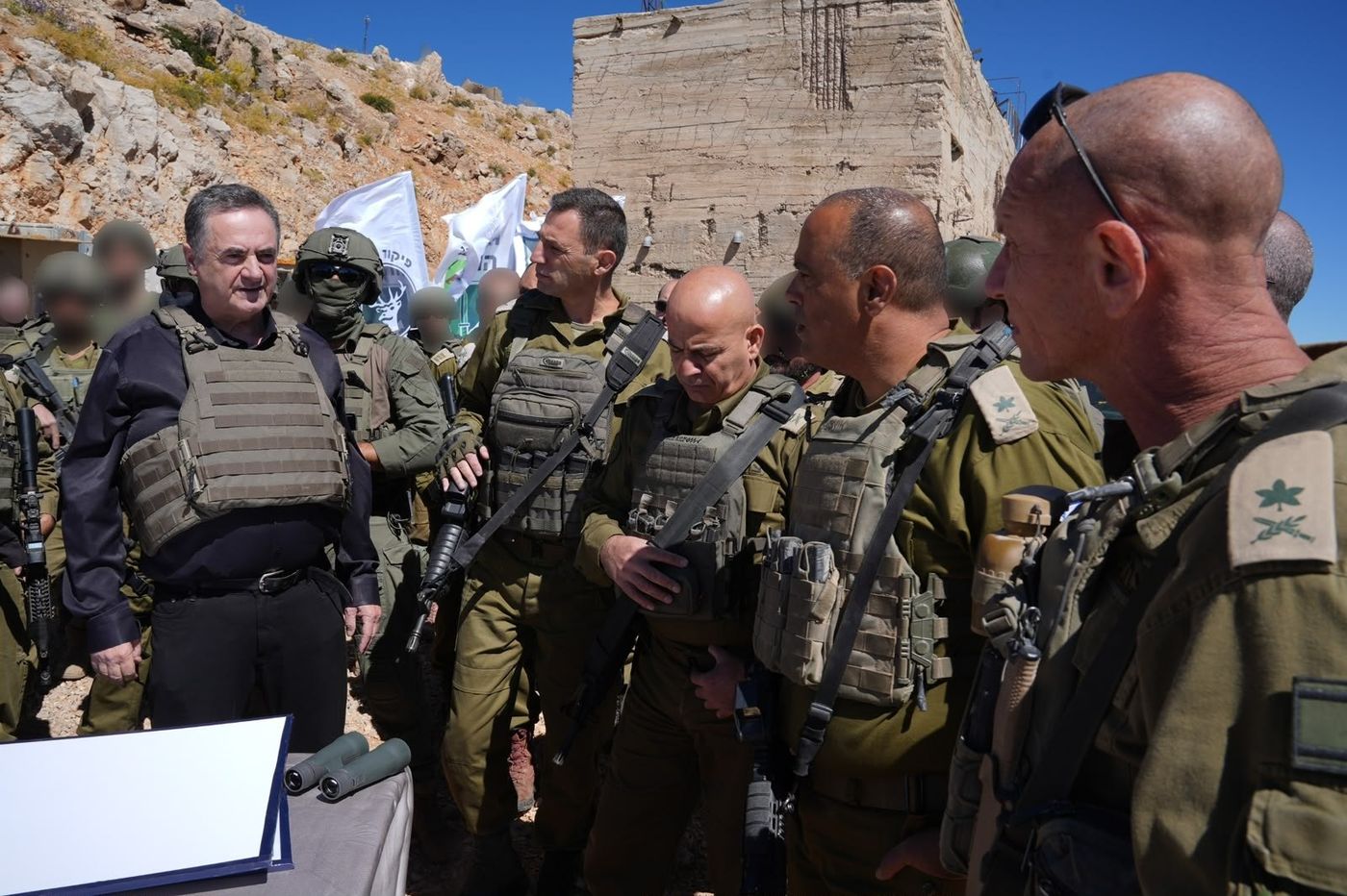 כ"ץ בבסיס בסוריה