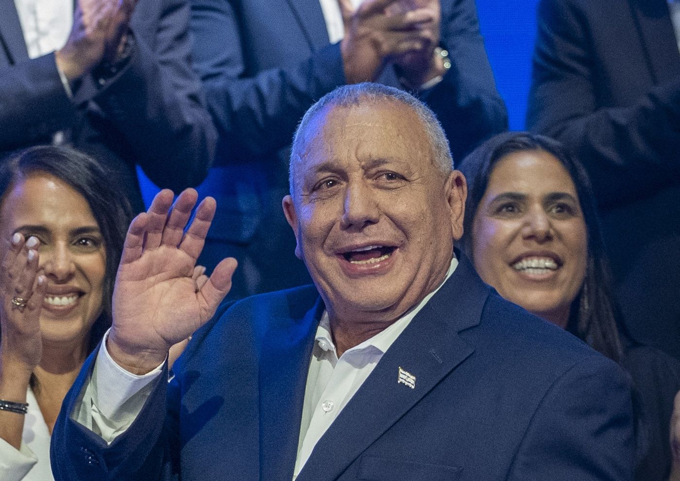 יכול להיות מרוצה. איזנקוט