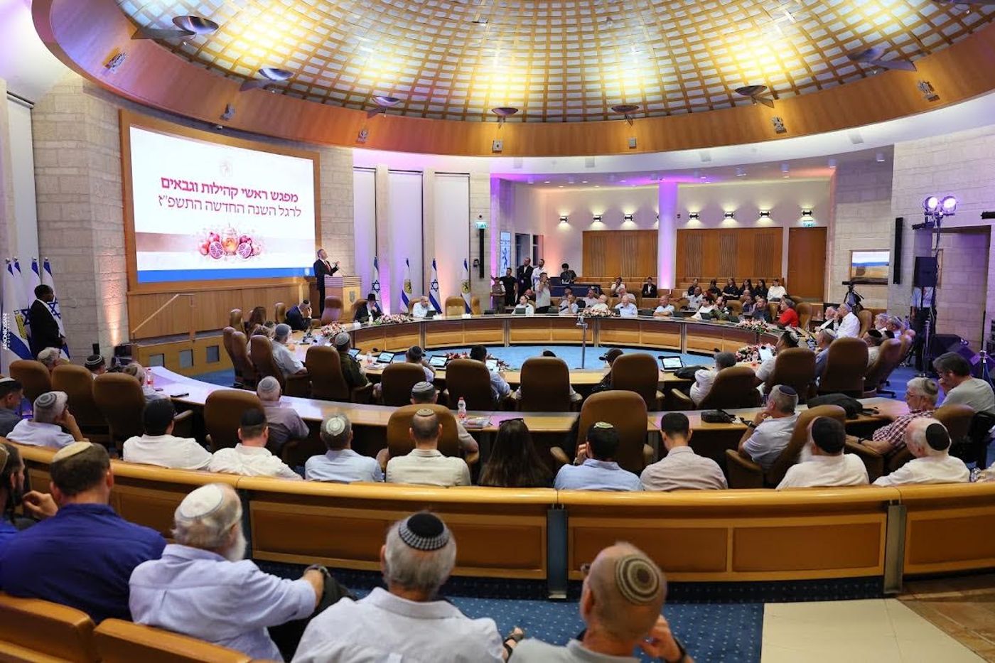 הערב לווה במופע מוזיקלי של קובי אריאלי ולהקתו.
