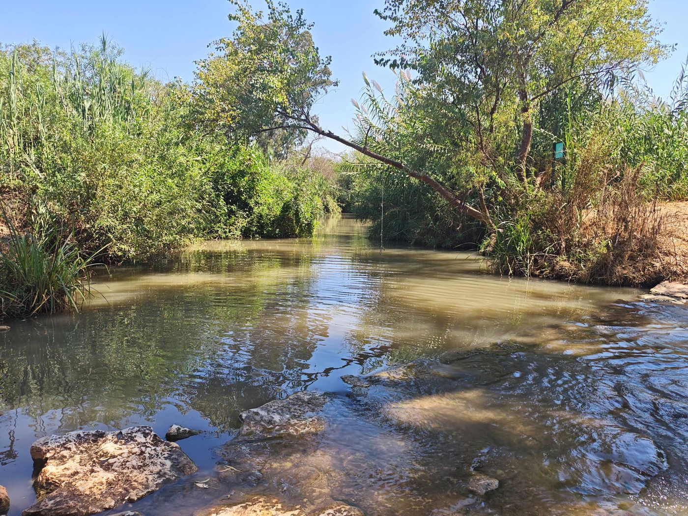 מים במפל הנסתר