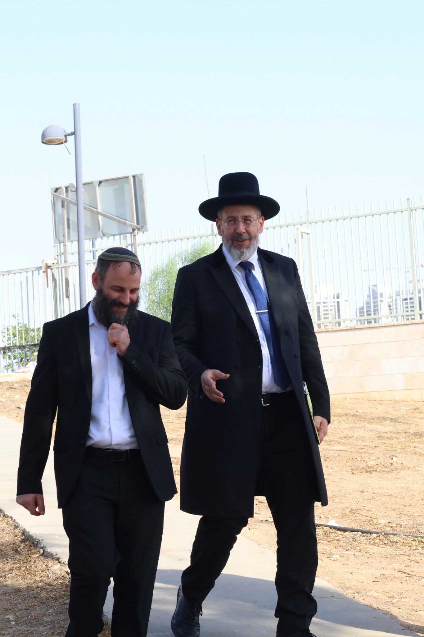 הרב לאו בביקור בישיבת באר התחיה