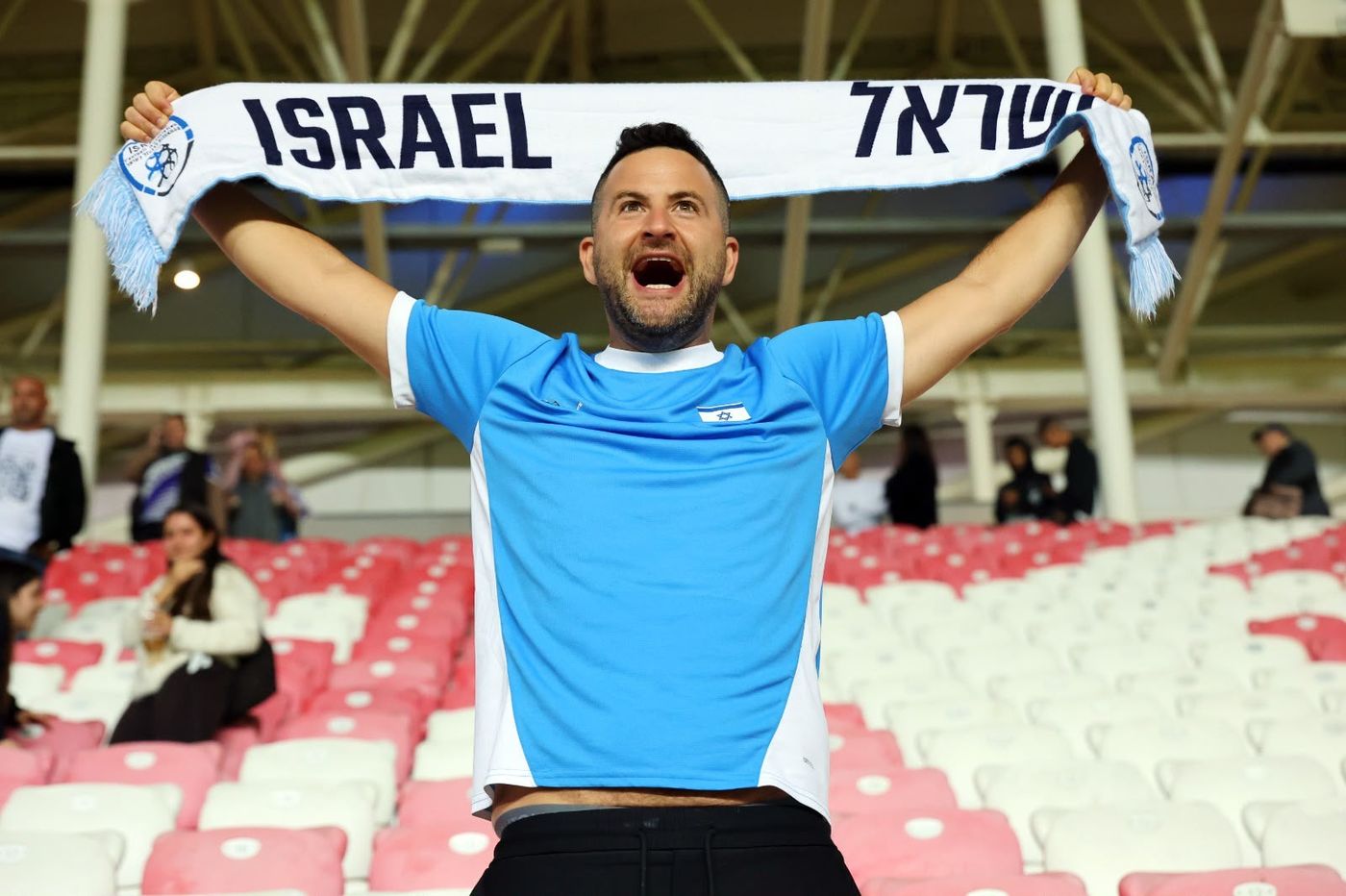 גיא הוכמן במשחק של נבחרת ישראל