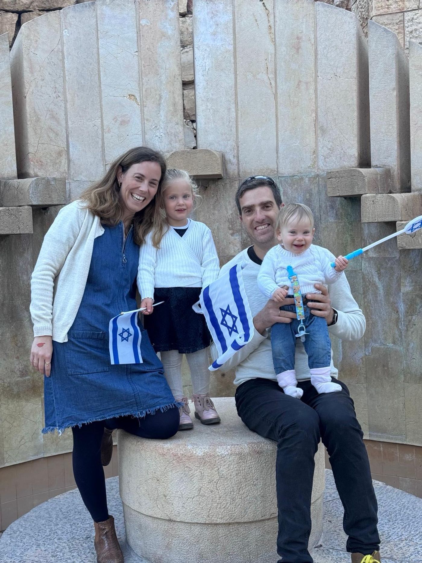 גלעד ואורית רנד וילדיהם