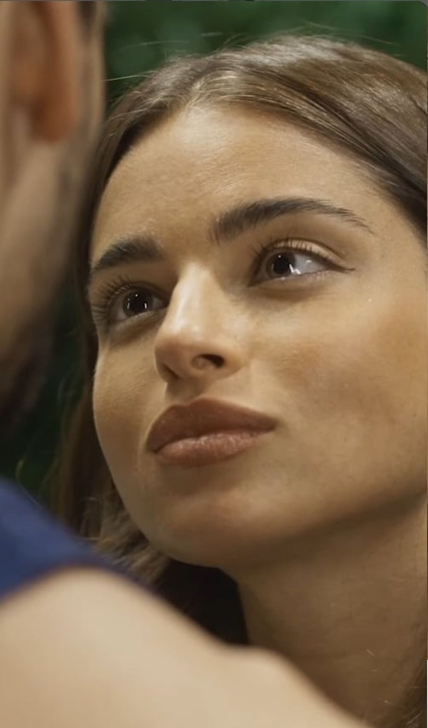 דניאל פרץ מקנא? האמת מאחורי הסצנה האינטימית של נועה קירל