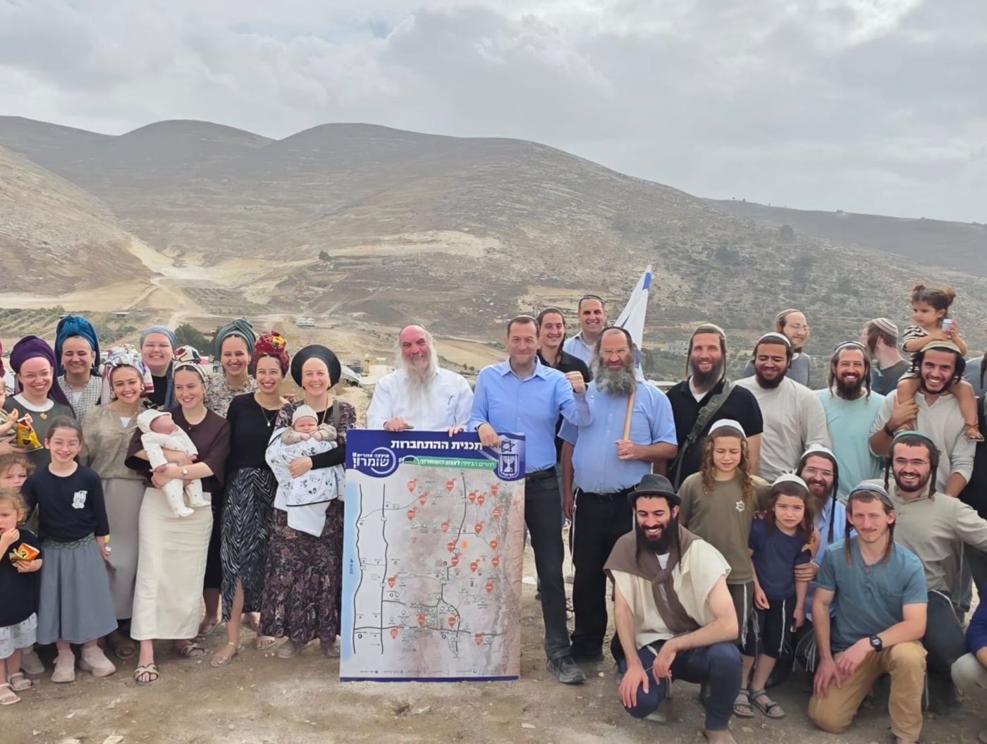 משפחות חלוציות בוגרי ישיבת ההסדר רמת גן בראשות הרב יהושע שפירא עלו ליישב את הישוב החדש בגבע שומרון