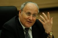 אנחנו מקטרות? תלמידות אולפנית ישורון נגד אורלב