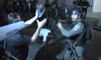 צפו: עימותים קשים בין כוחות הבטחון למתפרעים מוסלמים