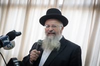למה בקרב היהודים האמונה עולה, ואצל הנוצרים יורדת?