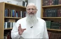 הרב אליהו על נפגעות עזרא שיינברג: "נשים מיוחדות"