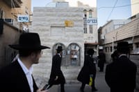 מה השלב הבא? לבטל את עזרת הנשים בבתי הכנסת?