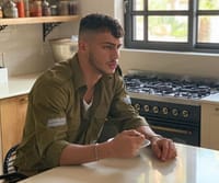 הדוגמן הצטלם במדי צבא לא תקניים ונענש במעצר
