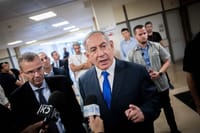 לאחר התלונות: מלצר שחרר את הבוט של נתניהו