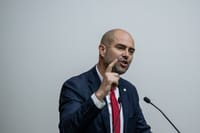 החרמת הניידים: אוחנה יכנס מסיבת עיתונאים מיוחדת