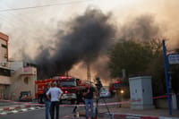 שריפת ענק בשדרות: רקטה פגעה במחסן מפעל
