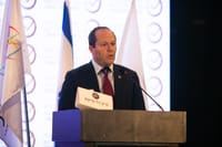 ברקת על סער: מתואם עם השמאל, הקריאה אינה תמימה