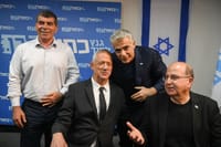 הזדמנות או מלכודת? לפיד יישאר מחוץ לממשלה