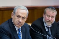 היועמ"ש יכריע: האם נתניהו צריך להתפטר מתפקידיו?