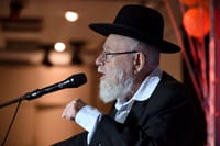 הרב דב ליאור: למחות נגד הקפאת הבנייה בירושלים