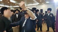 מספר על היד וחיוך ניצחון: דב לנדאו חגג בסיום הש"ס