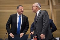 השופט ניל הנדל הגדיל ל- 5000 את פקחי הבחירות