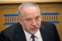 ליברמן: "נתמוך בממשלה של הליכוד וכחול לבן בלבד"
