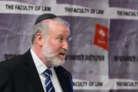 היועמ"ש דורש מאדלשטיין לכנס את המליאה