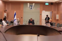 בתום הדיון: הכנסת אישרה להאריך את מעקב השב"כ