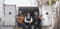"אחים אחים": שולי רנד בשיר מחאה למען האמנים