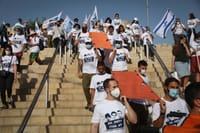ישראל שקלה עסקת חילופי שבויים עם חמאס?