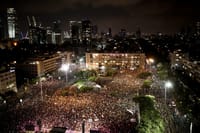 "שחררו את הכסף": אלפי עצמאים מפגינים בכיכר רבין