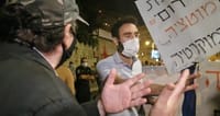 צפו; מפגין לשכן של נתניהו: אתה לא יכול לחסל אותו?
