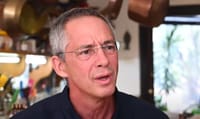 גלעד שרון במתקפה על אולמרט: "שקר מוחלט"