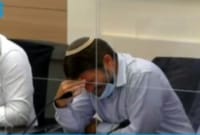 סמוטריץ' מתפוצץ מצחוק ולא מצליח לסיים משפט.צפו