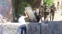 מחבל מיידה אבנים לעבר לוחמים מטווח אפס. תיעוד