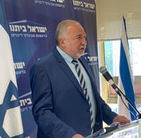 ליברמן: "חייבים לחקור את הצוללות ומטוסי ה-F35"