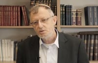 הרב הסרוג מודה: מאז השבעה באוקטובר זזתי בדעותיי