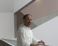 ככה עוד לא ראינו אותו: יונתן רזאל עושה ג'ון לנון