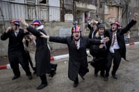 ידעתם? את "חייב איניש לבסומי" גנבנו מרומניה