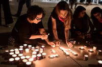 בתל אביב ובמירון: מדליקים נרות לזכר ההרוגים באסון