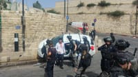 תינוקת נפצעה מהשלכת סלעים ורכב נרגם בידי פורעים ערבים