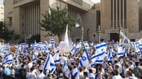 נכנעו ללחץ: המשטרה ביטלה את מצעד הדגלים