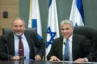 הגיעו להסכמות: פרטי ההסכם בין לפיד לליברמן