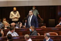עצוב ומופתע. כלפון