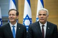 ממשיך לקדם פשרה: הרצוג נפגש עם לפיד