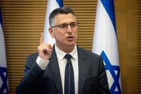 גדעון סער נגד בני גנץ: "לא יכול לתמוך"